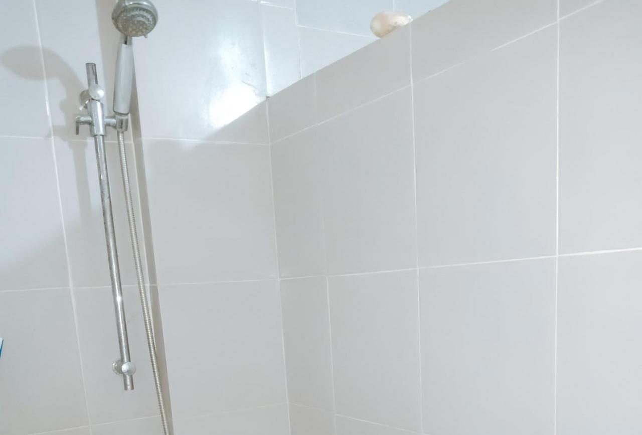 Bernwoods Extyn B&B Dormitory イロイロ エクステリア 写真